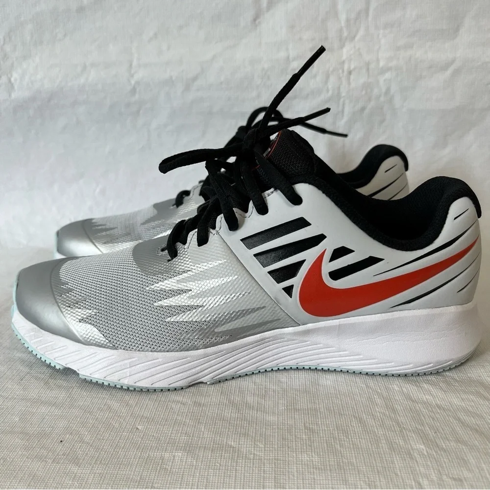 Nike AR0200-001 Sneakers